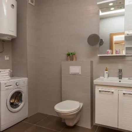 Apartment La 1