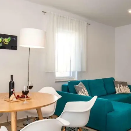 Apartment La 1