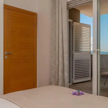La 1 Apartment Bol