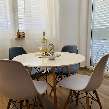 La 1 Apartment Bol