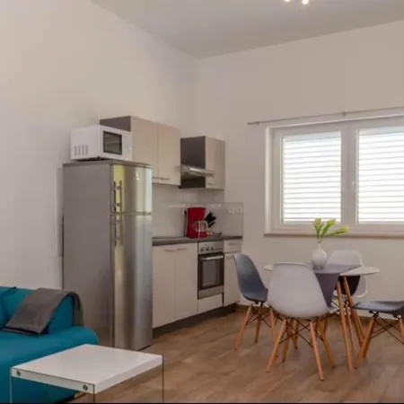 Appartement La 1 *