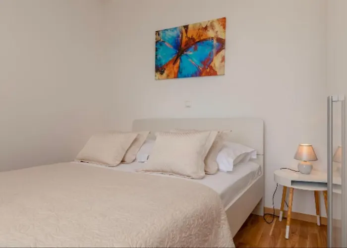 La 1 Apartament *