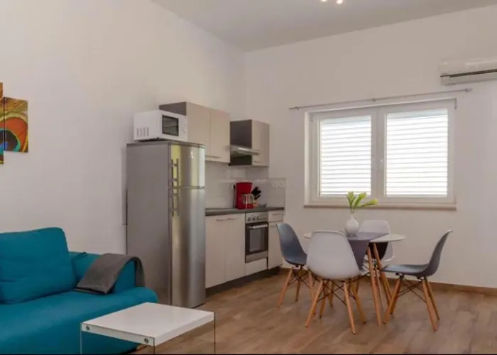 Apartament La 1 *