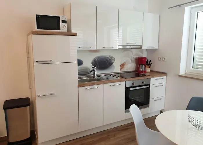 Apartament La 1 *