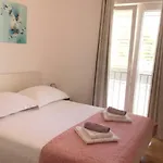 Appartement La 1 *